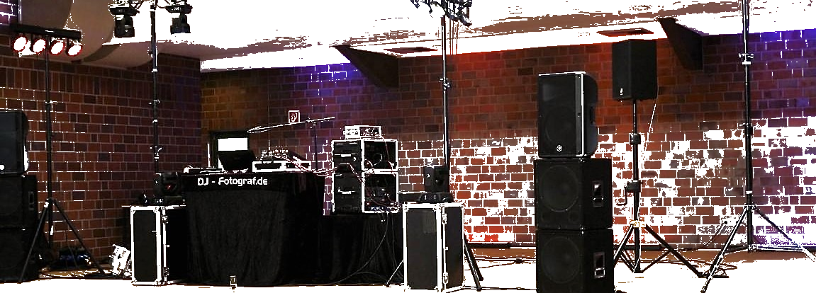 Bühnenbild Kuniberthalle Werl Büderich Musikanlage von DJ Fotograf in der Kuniberthalle in Büderich
