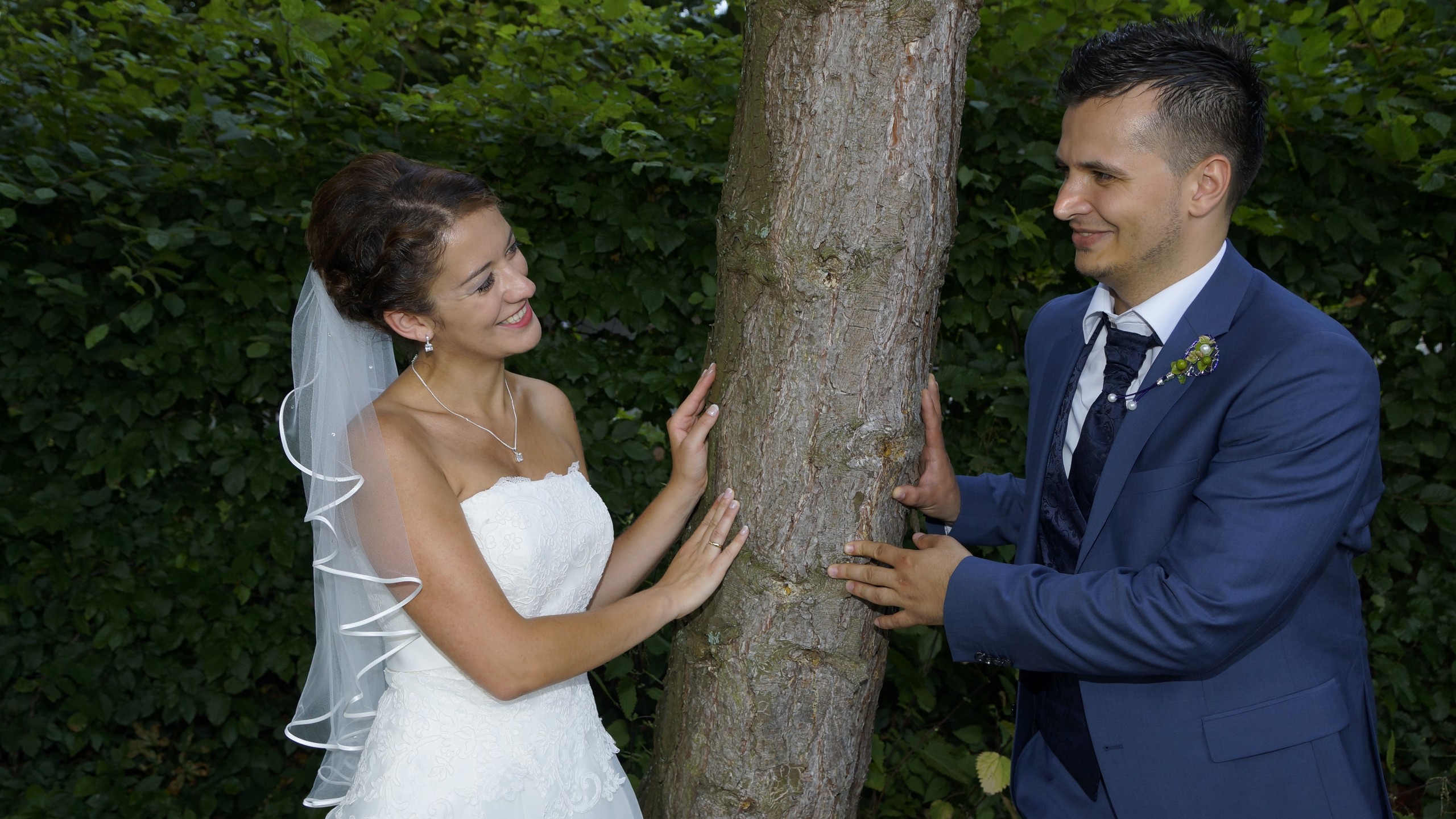 DJ Alex Kottke auf einer Hochzeitsparty- Foto Brautpaar DJ-Fotograf beim Fotoshooting